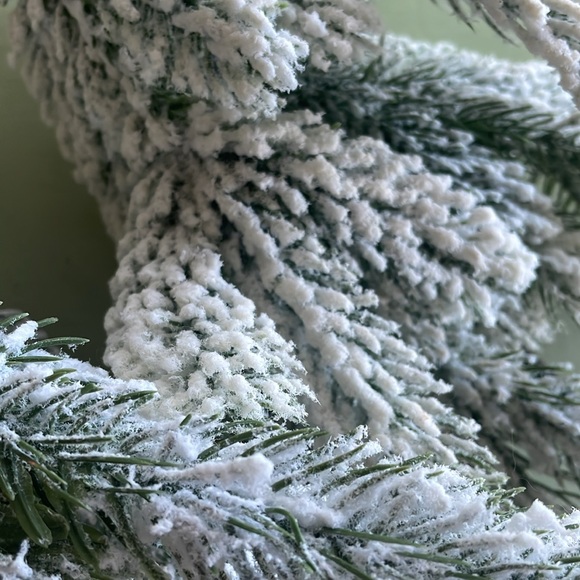 Snow Dusted Tree - set of 2 (NWT) - Picture 2 of 4